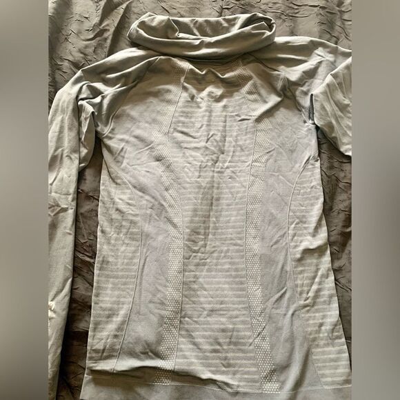 Climawear yoga shirt - Picture 5 of 7